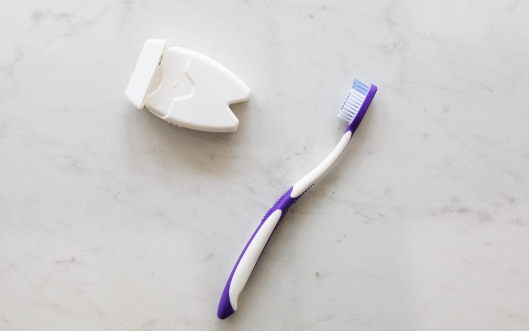 Understanding Whether Flossing or Brushing Comes First