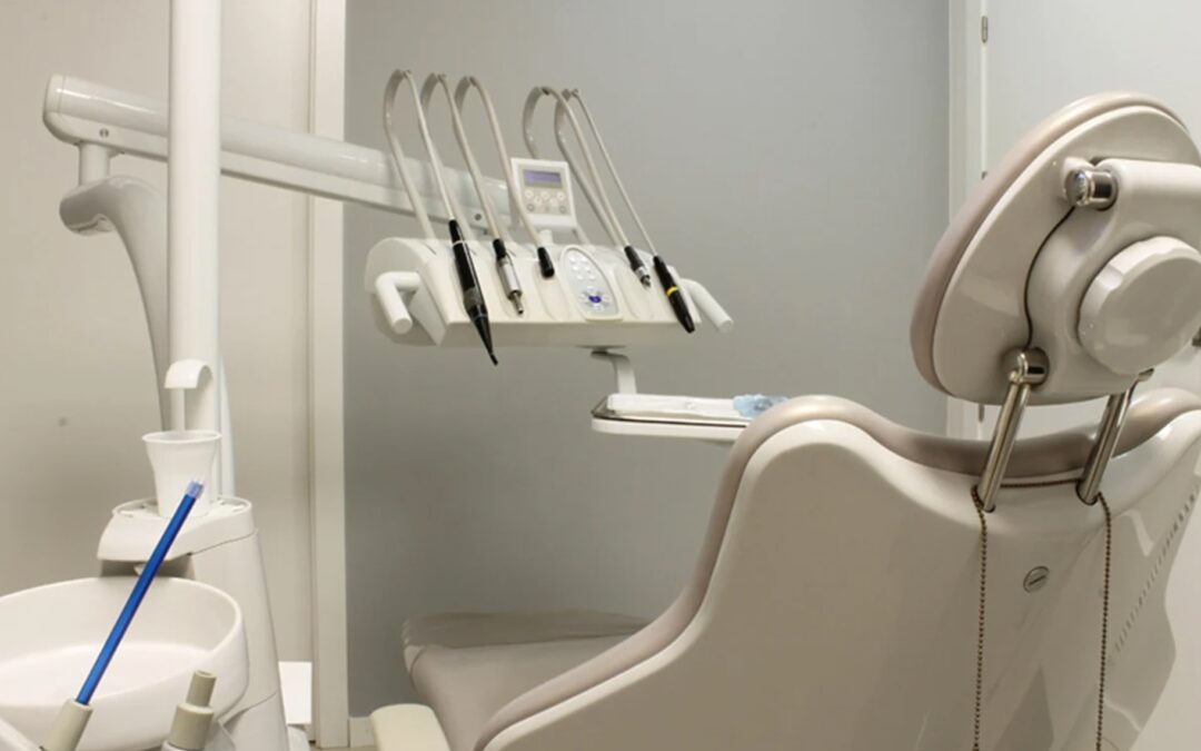 Primary Day To Day Habits to Adopt to Keep Your Teeth Looking Really Healthy