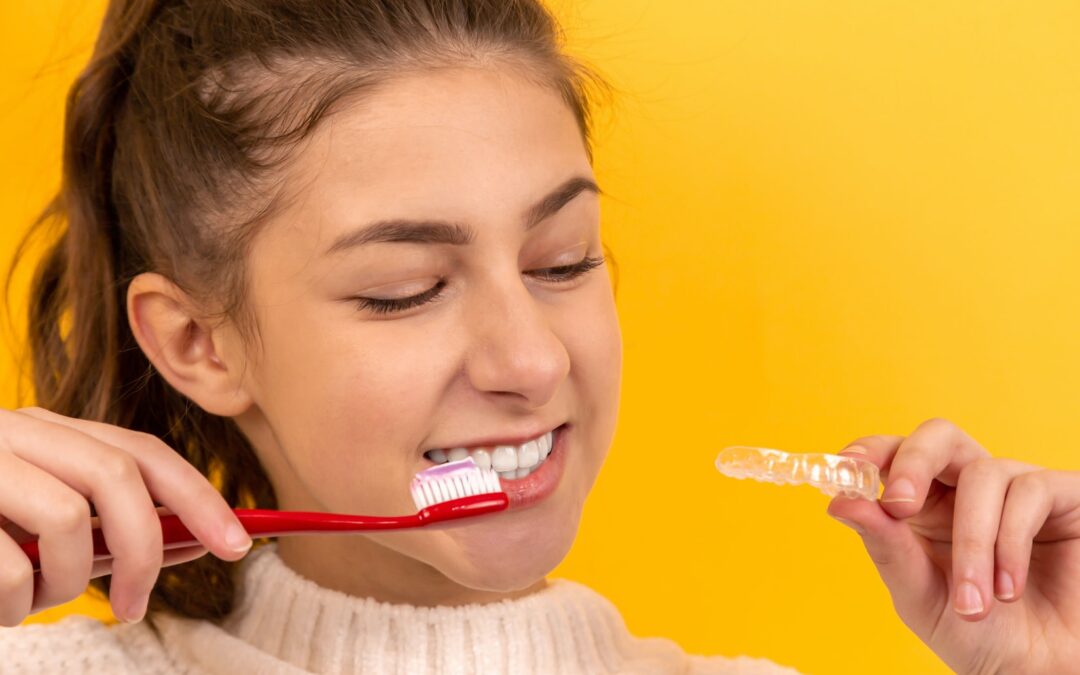 8 Essential Tips to Help Keep Your Teeth Clean Between Cleanings